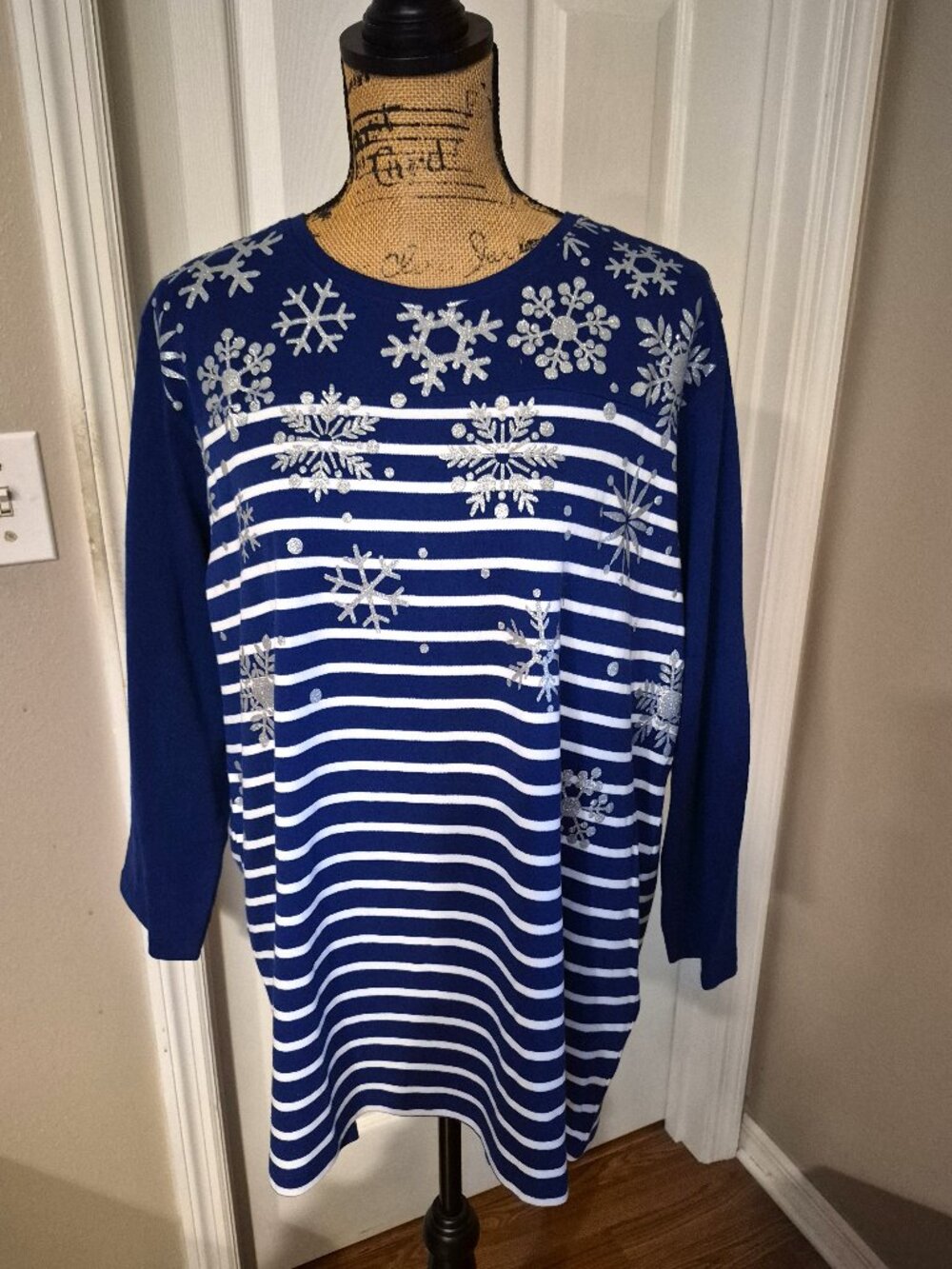 Kim Rogers Perfectly Soft Blue with Snowflakes Top Size 1X